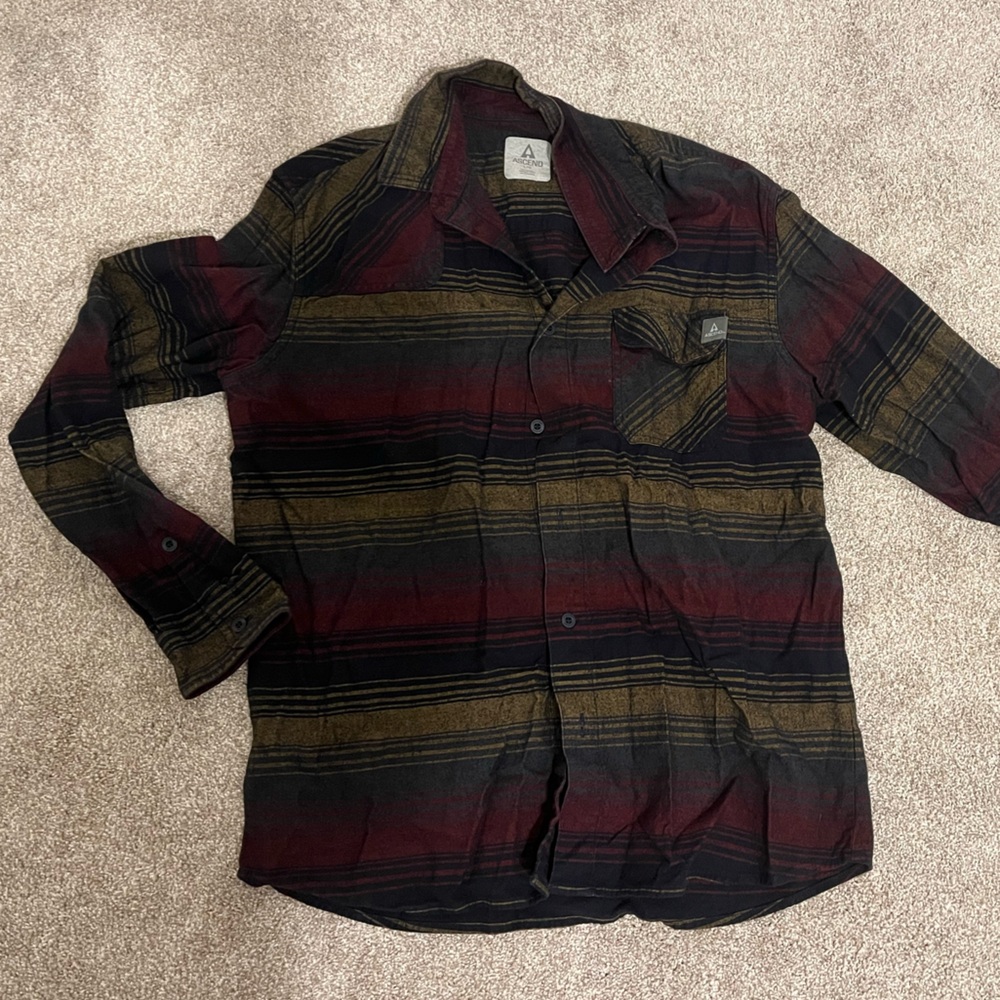 Men’s Ascend cotton button up
